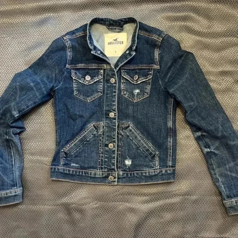 Hollister Slightly Distressed Jean Jacket Great Condition Size Small
